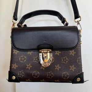 Elegant Black and Brown Designer Looking Handbag